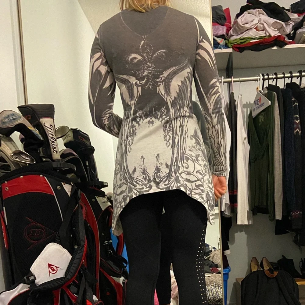 Long patterned top - Picture 2 of 2
